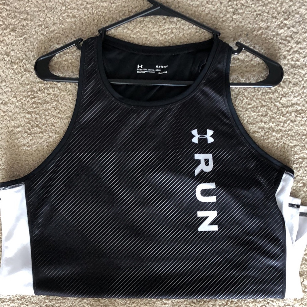 Under armor womens tank- black white